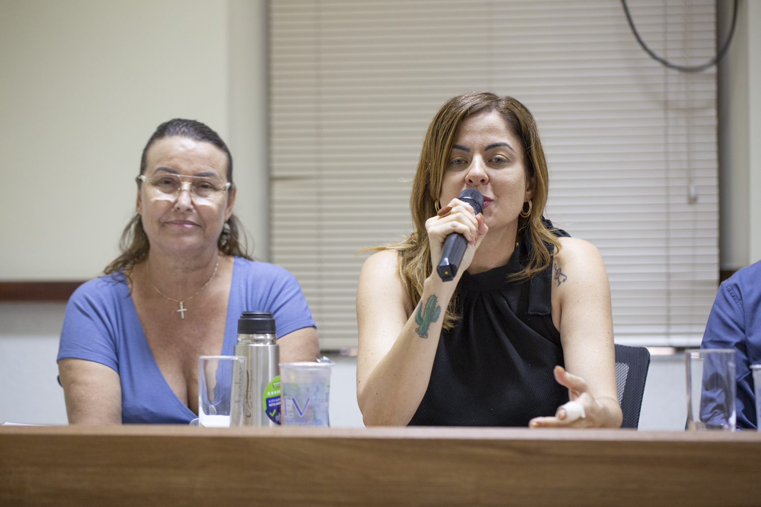 Sônia Bianchi e Patrícia Rosalba fizeram parte da mesa de debate. (foto:Adilson Andrade/Ascom UFS)