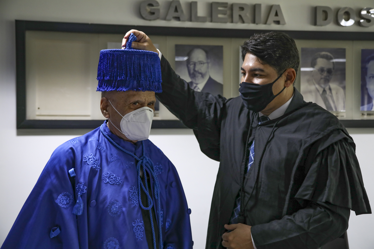 O professor também é “doutor honoris causa” da Universidade de Patras (Grécia).