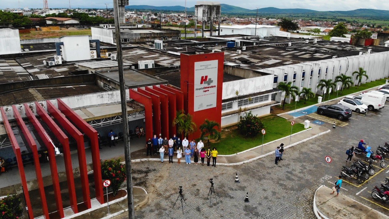 Coro da UFS em homenagem aos profissionais de saúde dos hospitais universitários. (foto: Reprodução)