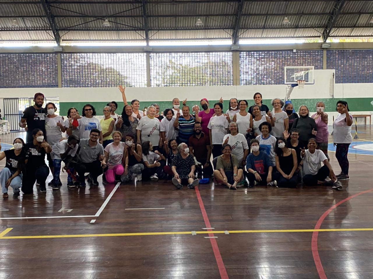 Projeto é realizado no ginásio de esportes da UFS e visa melhorar a saúde de mulheres idosas (Fotos: Gabriel Silva / bolsista PROEX)