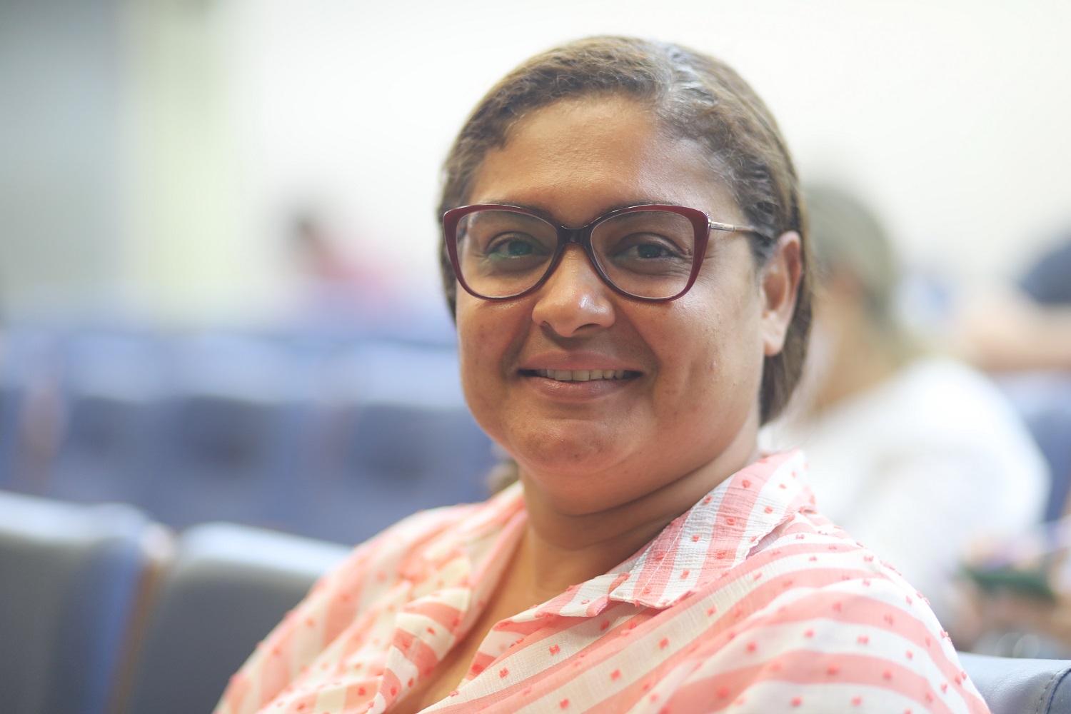 Gisele Pádua, coordenadora do Pré-Universitário da Secretaria de Educação de Sergipe, multiplicará a informação aos estudantes das escolas públicas. (Foto: Adilson Andrade/Ascom UFS)