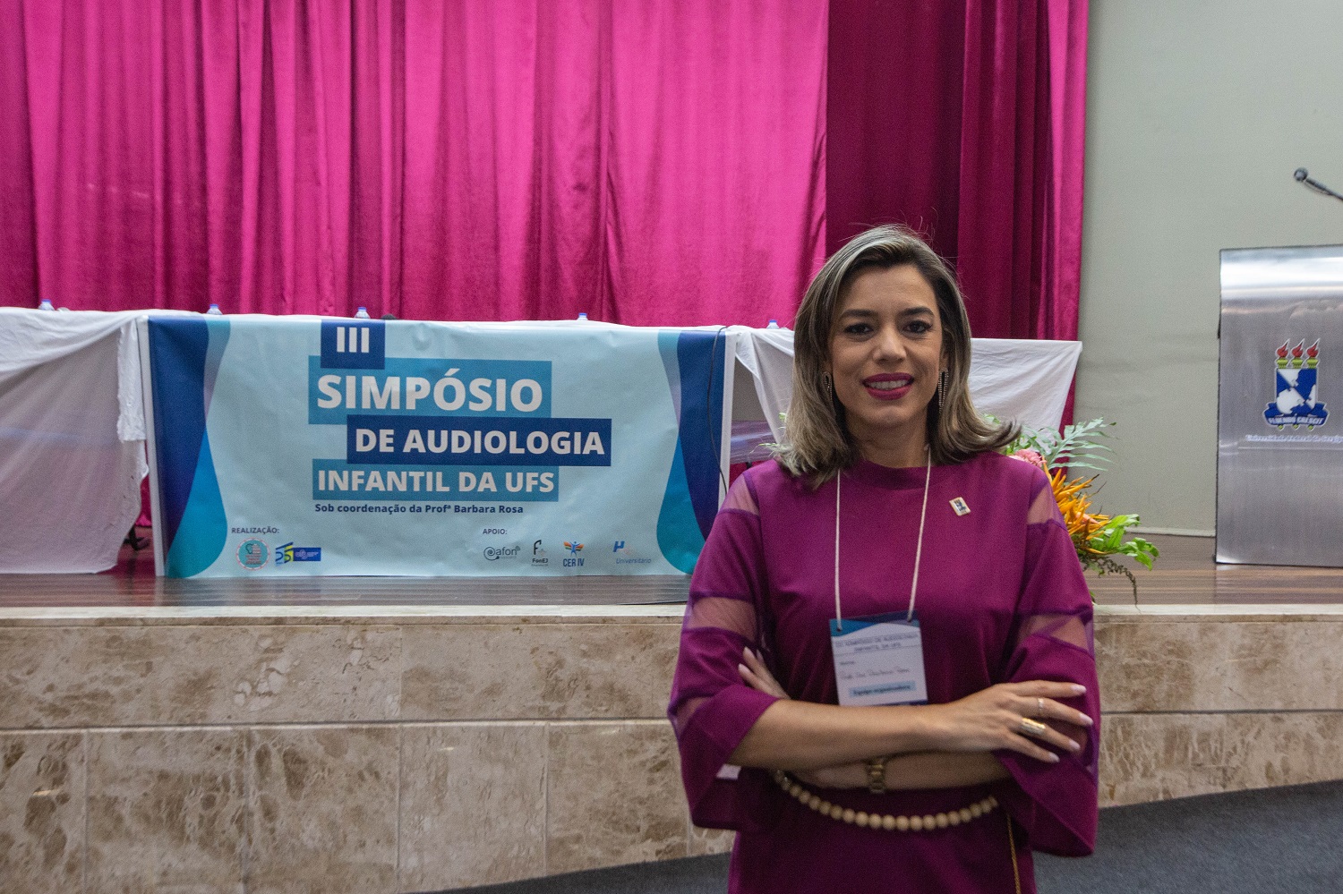 No simpósio, a professora Bárbara Rosa, do Departamento de Fonoaudiologia, abordou o tema "Da Triagem Auditiva ao Diagnóstico Audiológico Infantil". (foto: Elisa Lemos/Ascom UFS)