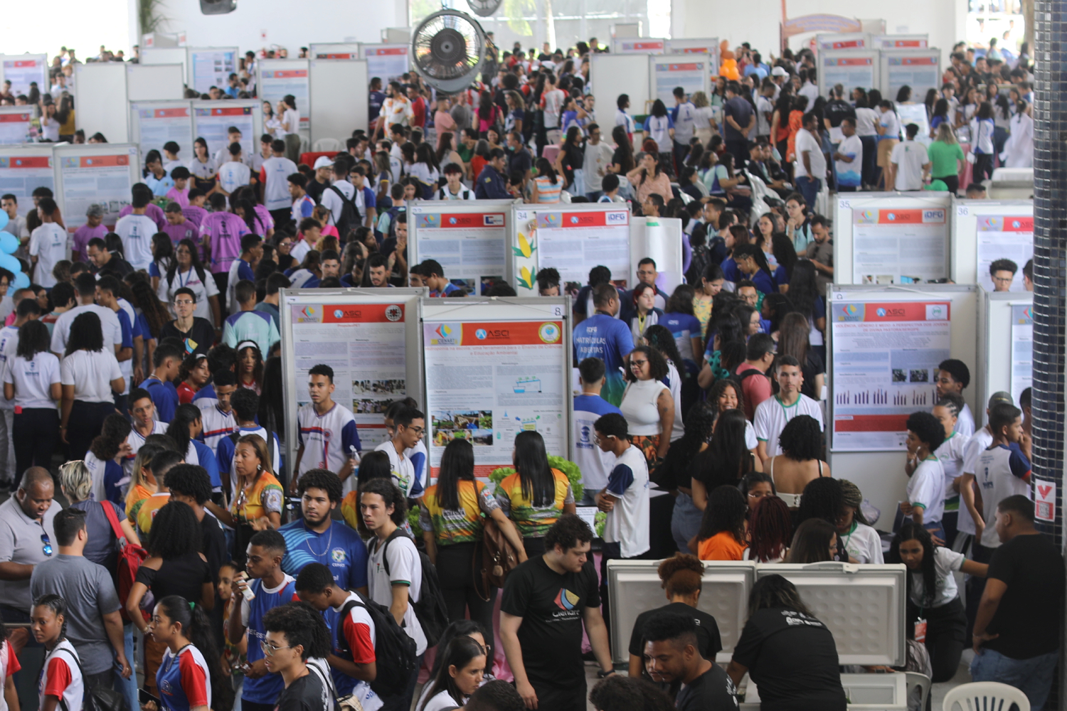 Centro de Vivência da UFS recebeu cerca de 1.500 estudantes. (foto: Schirlene Reis/Ascom UFS)