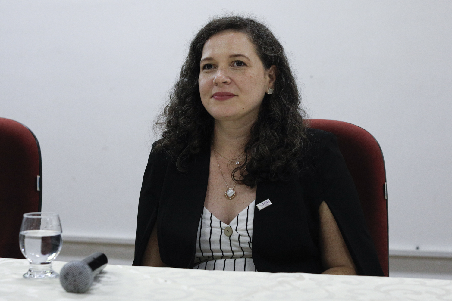 Professora Suellen Mayara Peres de Oliveira, da Unila