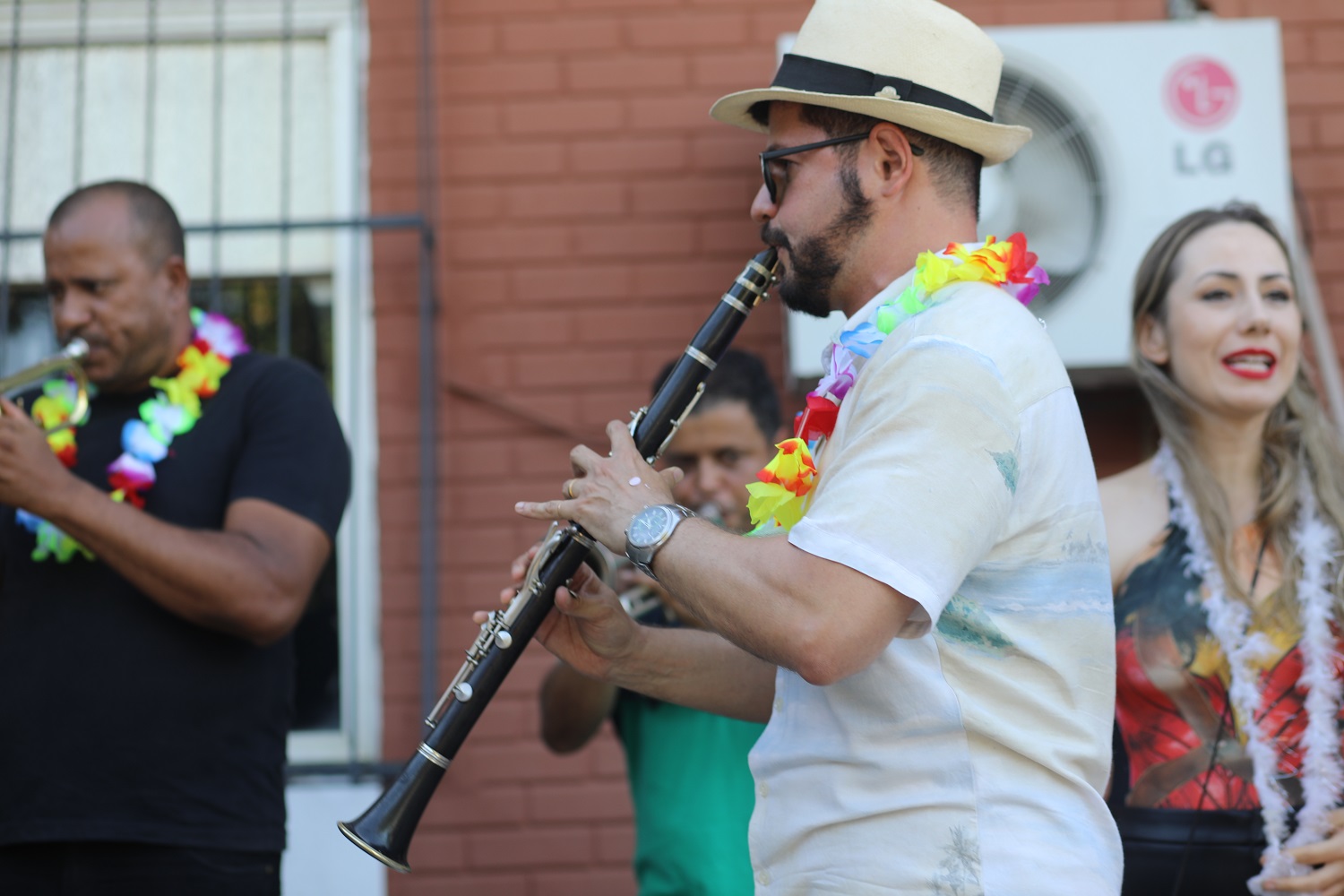Professor e maestro Daniel Nery faz parte do grupo de carnaval do DMU. (foto: Yan Lima/Ascom UFS)