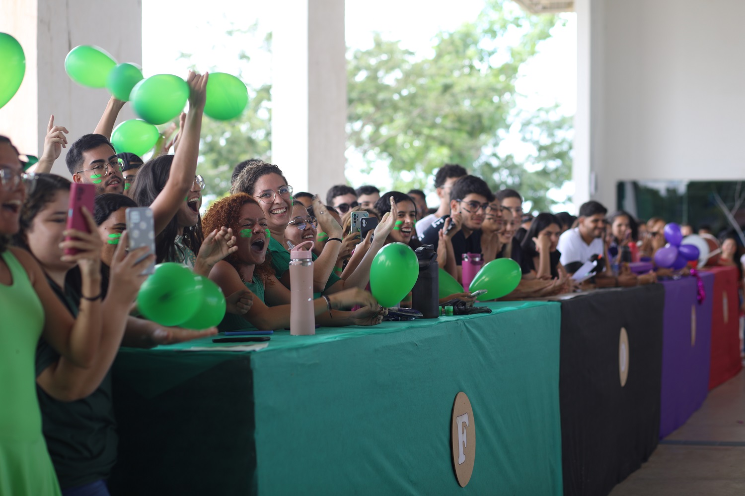 Oito equipes participam da competição.