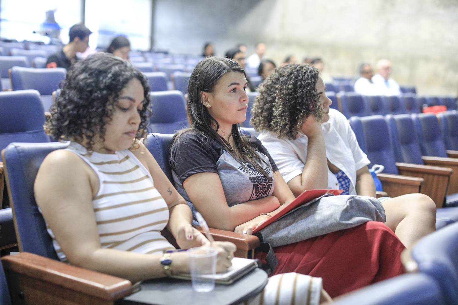 Evento com a apresentação de especialistas atraiu alunos de diversos cursos de graduação e pós-graduação (Foto: Adilson Andrade/AscomUFS)