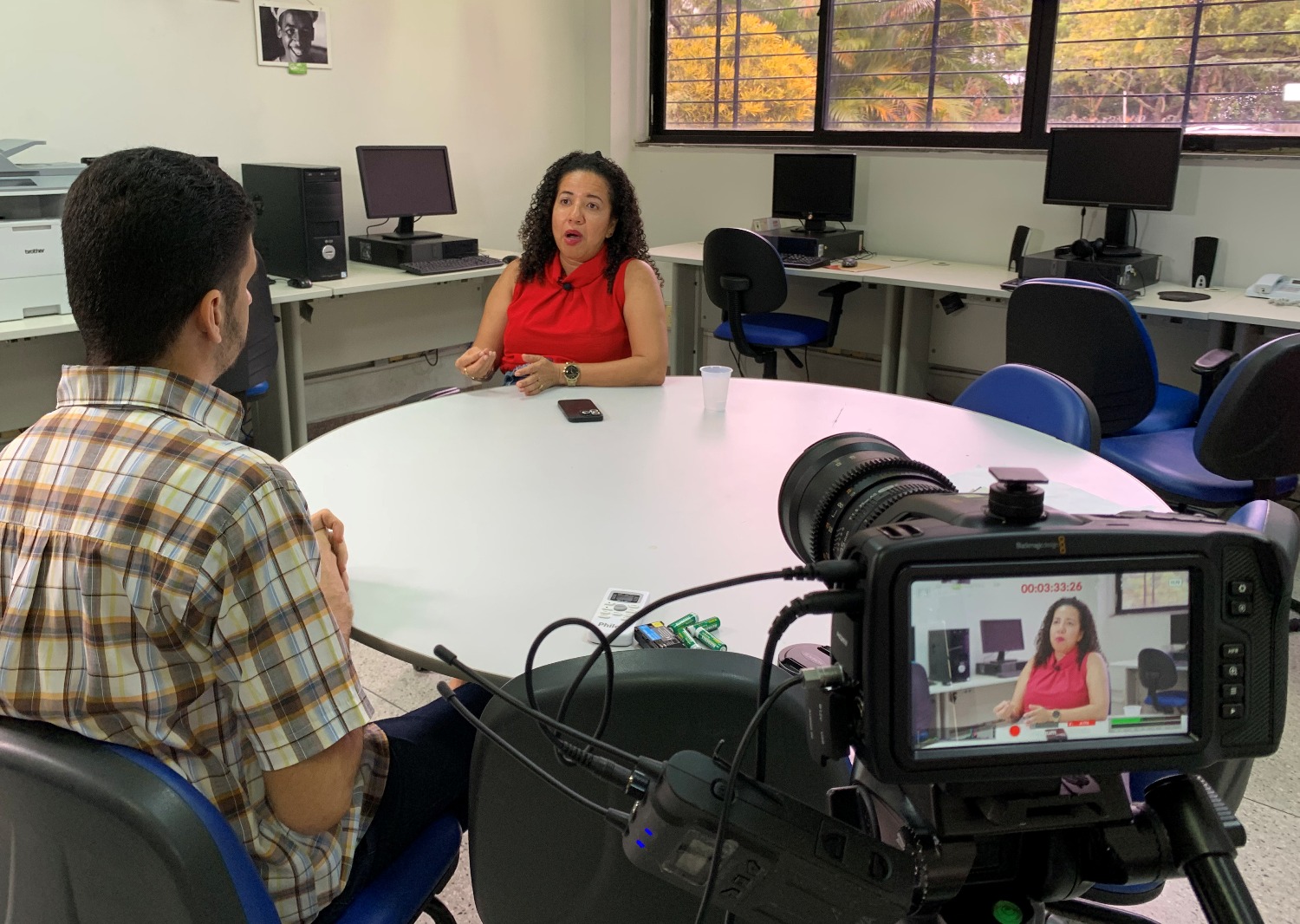 Professora de Administração da UFS, Rosangela Sarmento, foi uma das entrevistas sobre o tema. Foto: Caio Ribeiro/TV UFS
