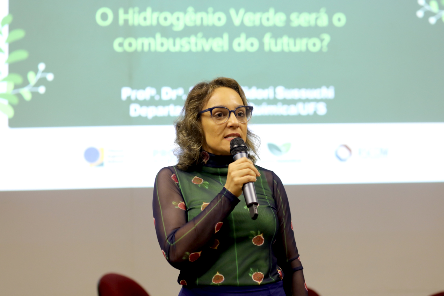 Caroline Damascena faz parte do Núcleo de Sustentabilidade e Acessibilidade do TRE. (foto: Schirlene Reis/Ascom UFS)