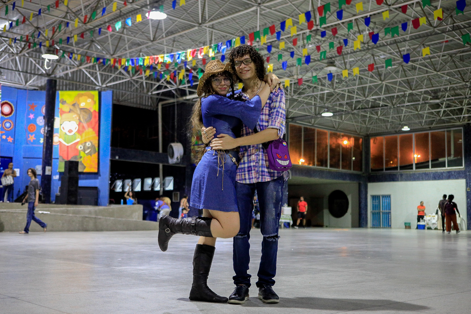 Bia Lameira e Gabriel Santana são alunos do curso de Design Gráfico. (foto: Elisa Lemos/Ascom UFS)