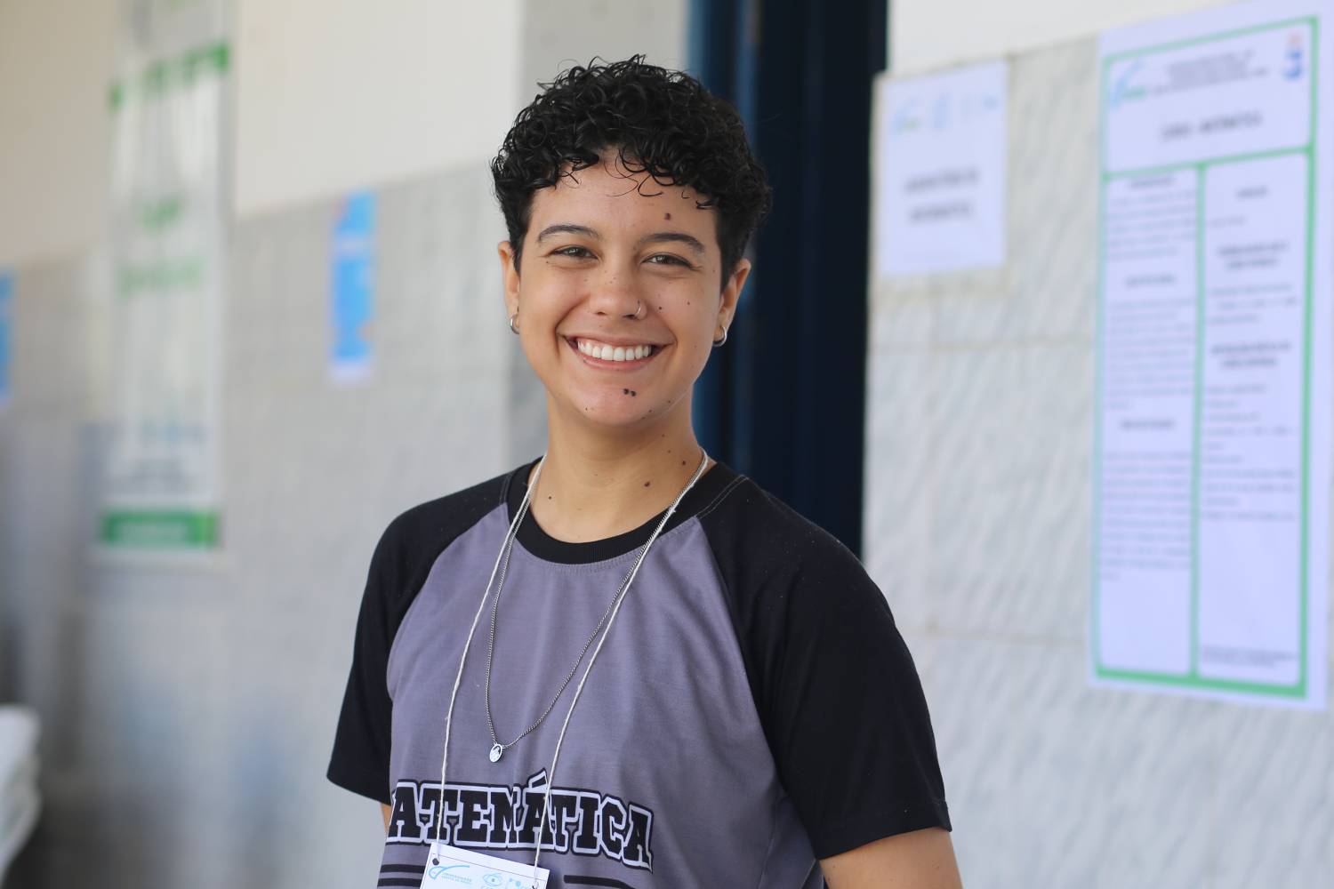 Júlia Santana é estudante do oitavo período do curso de licenciatura em Matemática da UFS. (Foto: Schirlene Reis/Ascom UFS)