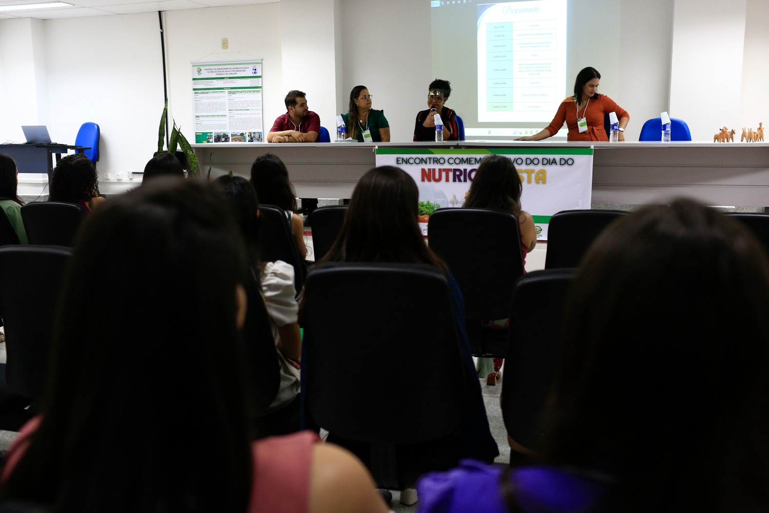 O evento contou com a presença de nutricionistas, profissionais  que atuam no Programa Nacional de Alimentação Escolar (PNAE), e representantes sindicais  (Fotos: Adilson Andrade / Ascom UFS)