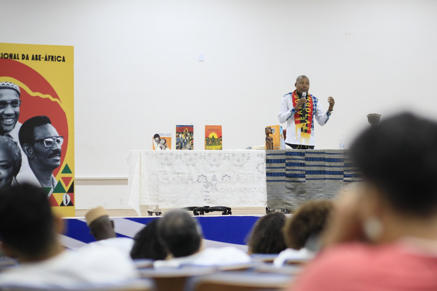 John Bela é representante da União dos Escritores Angolanos. (foto: Adilson Andrade/Ascom UFS)