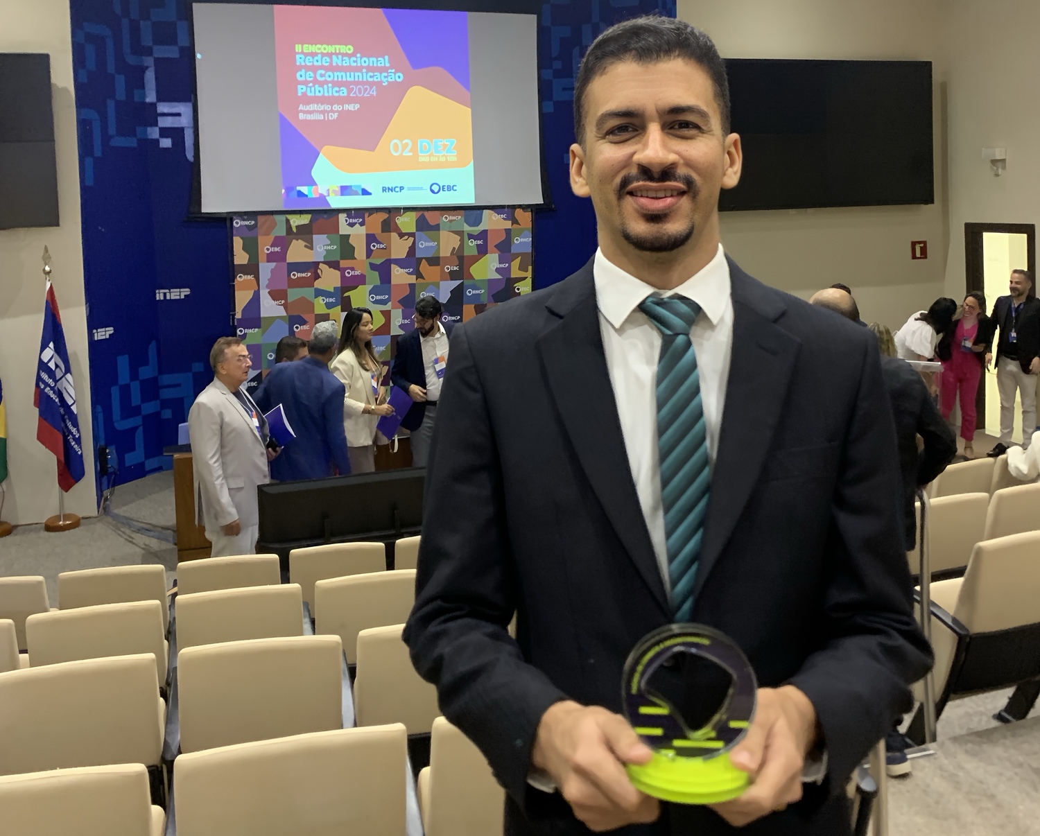 Jornalista Josafá Neto recebeu premiação em Brasília-DF. Foto: Eduardo Ferreira/TV UFS