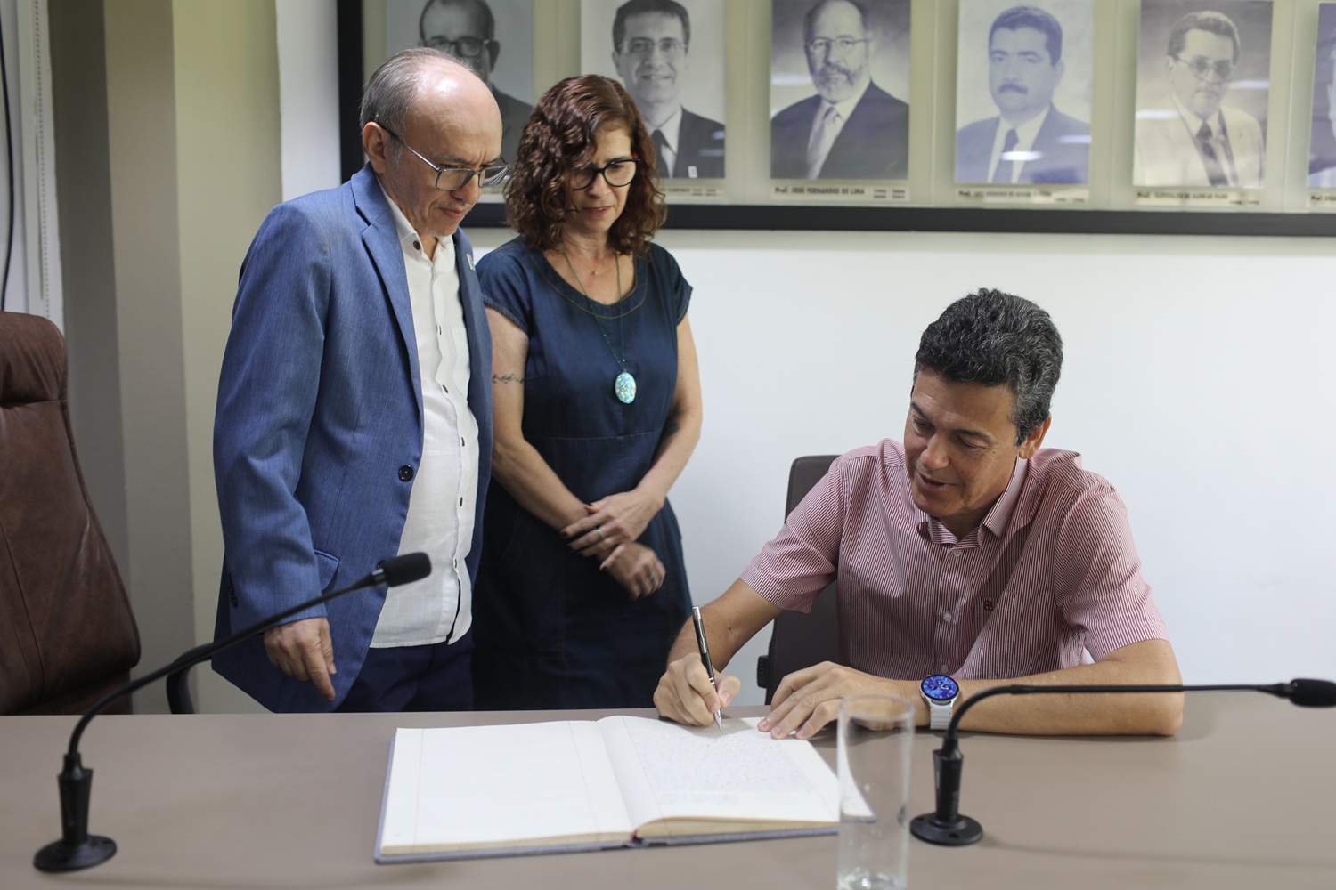 André Maurício Conceição de Souza toma posse como reitor pro tempore da UFS (Foto: Janaína Cavalcante/Ascom UFS)